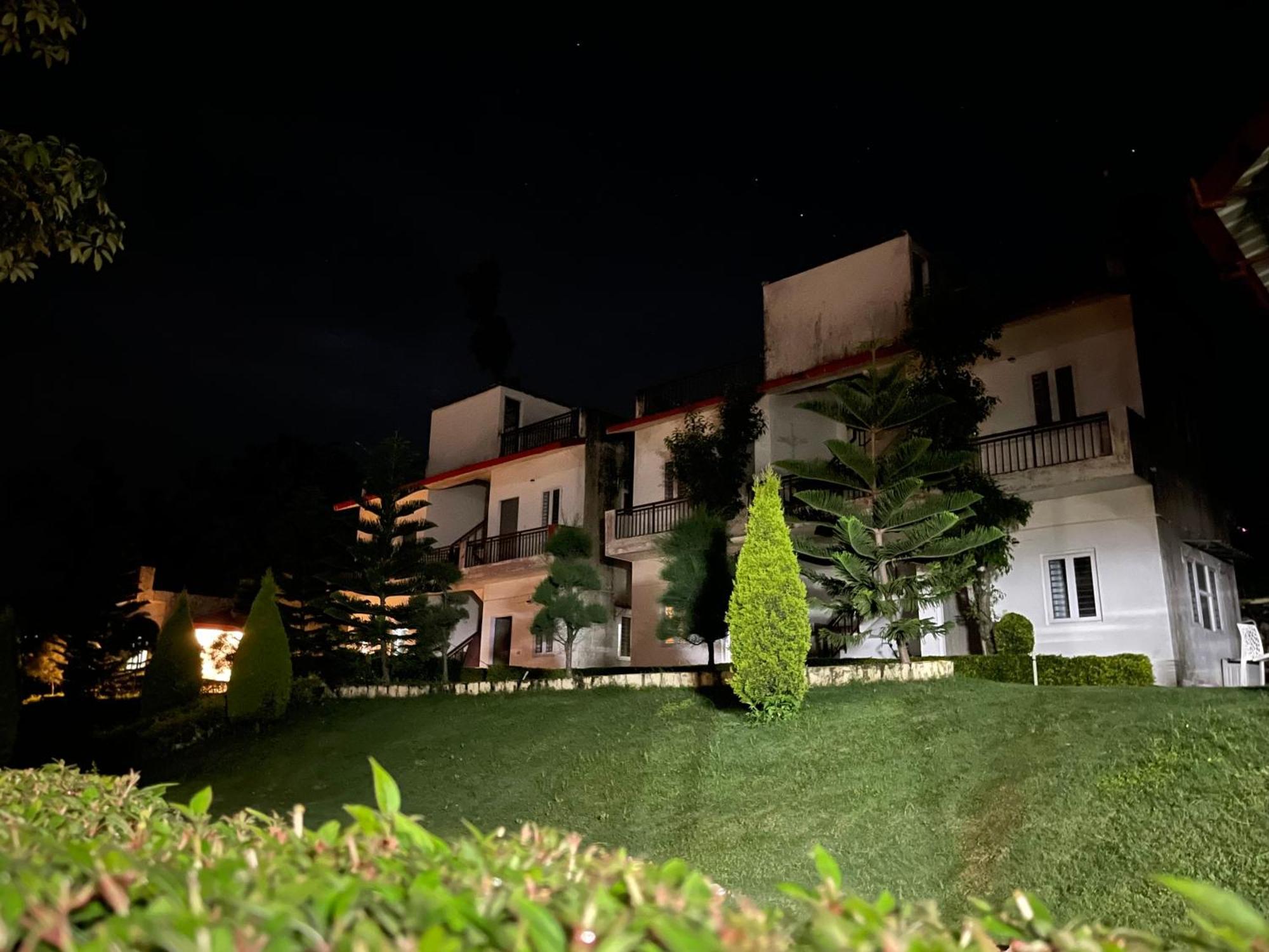Hidden Nature Resort Ντεχραντούν Εξωτερικό φωτογραφία