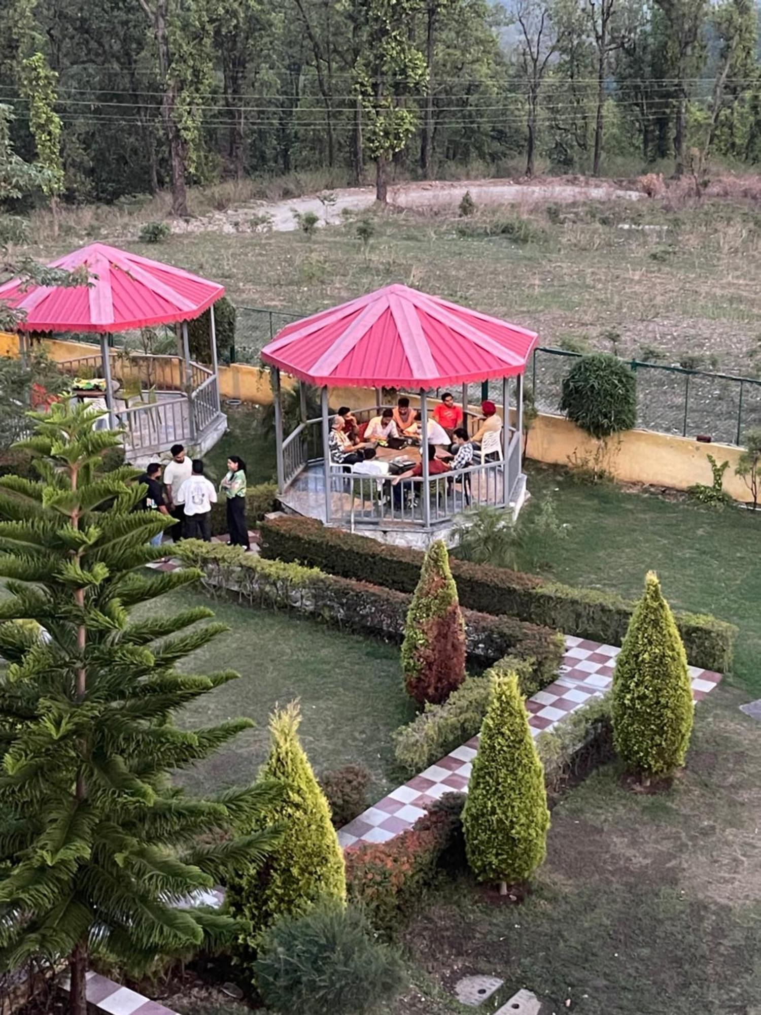 Hidden Nature Resort Ντεχραντούν Εξωτερικό φωτογραφία